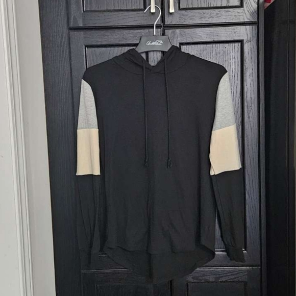 Soft & Lightweight Thin Hooded Top - Picture 1 of 6